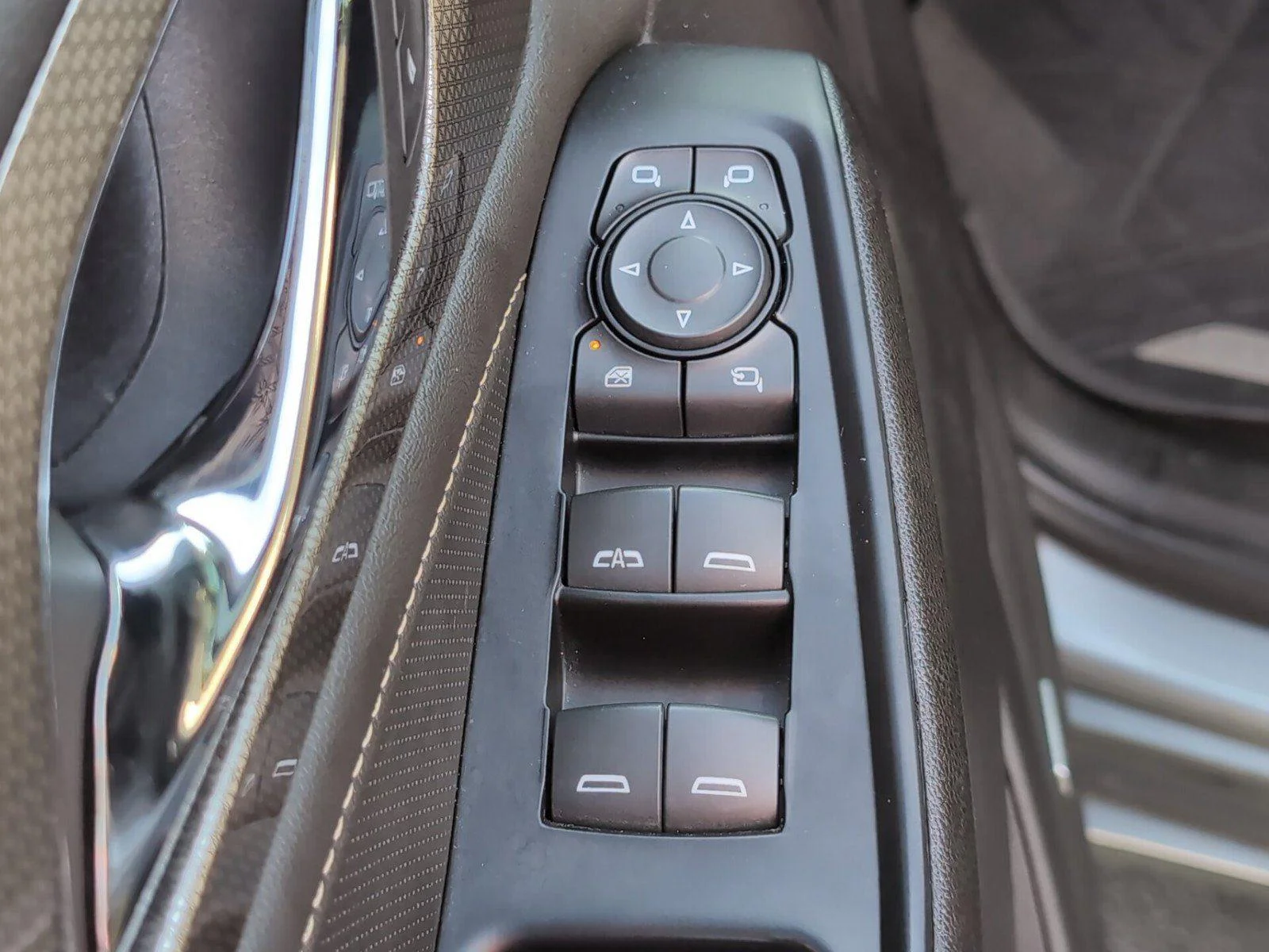 Used 2023 Sterling Gray Metallic Chevrolet Premier image 17