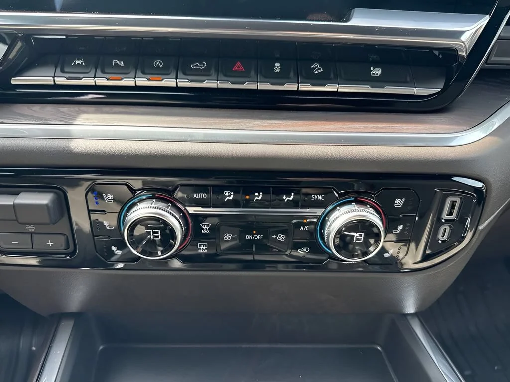 Used 2025 Summit White GMC SLT image 20