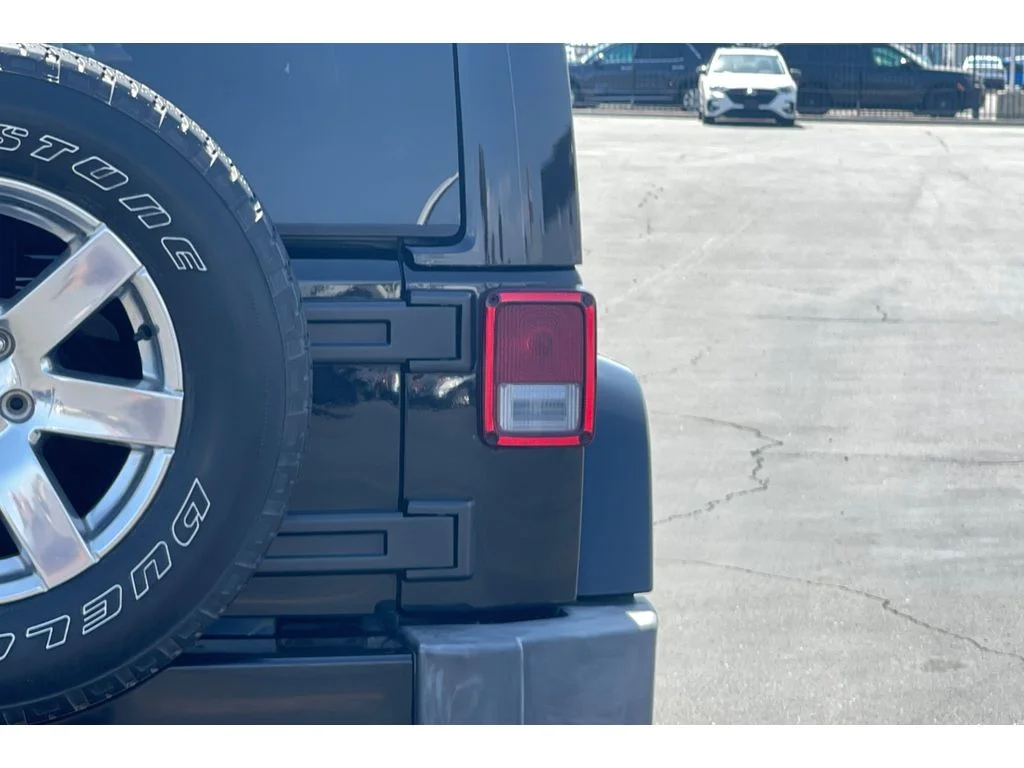 Used 2017 Black Clearcoat Jeep Sahara image 43