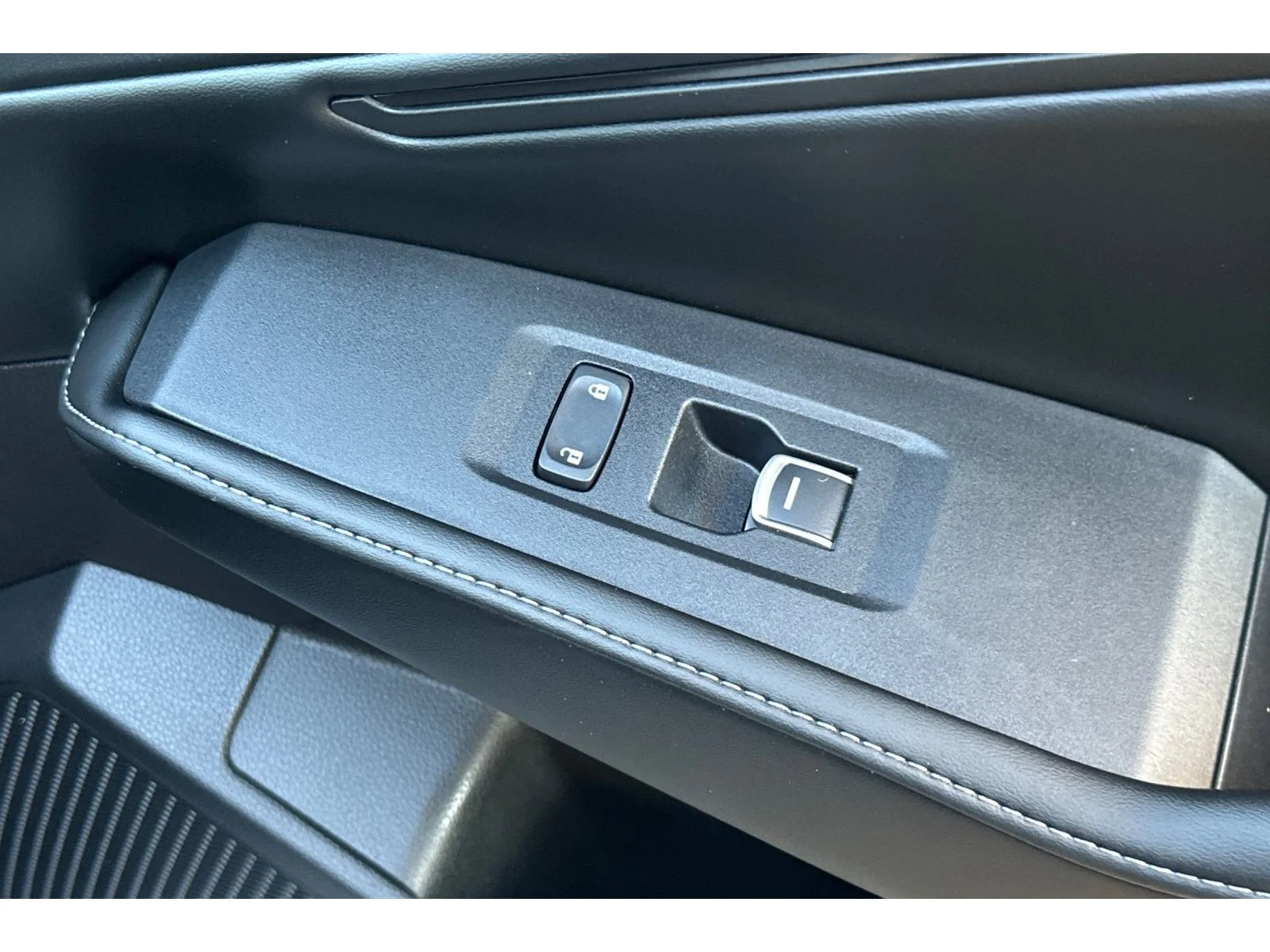 Used 2024 Solar Silver Metallic Honda Sport image 21