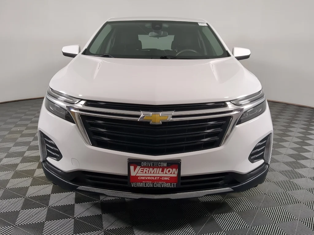 Used 2023 Summit White Chevrolet LT image 3