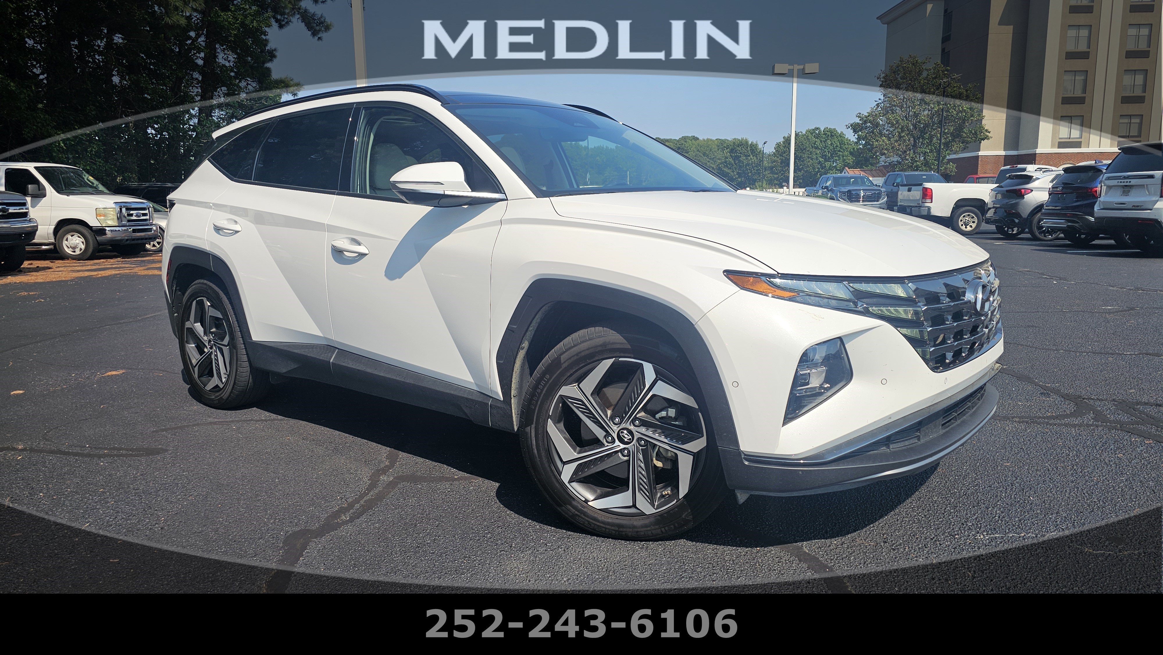 Used 2024 White Pearl Hyundai Limited image 1