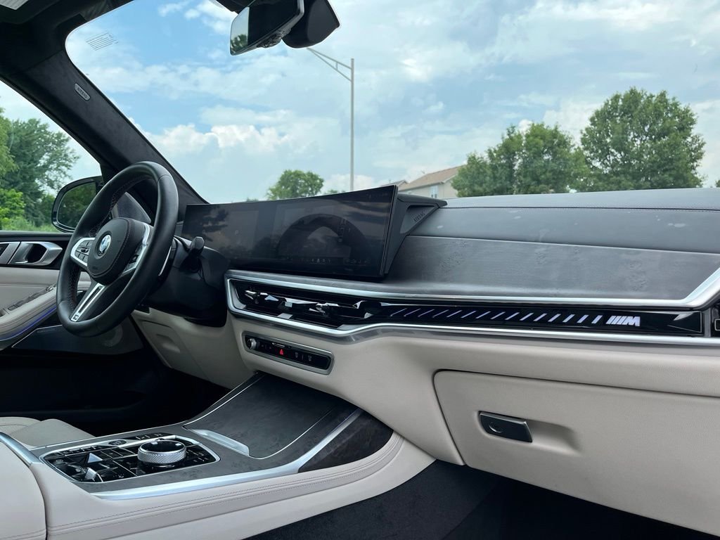 Certified Used 2024 Alpine White BMW M60i image 32