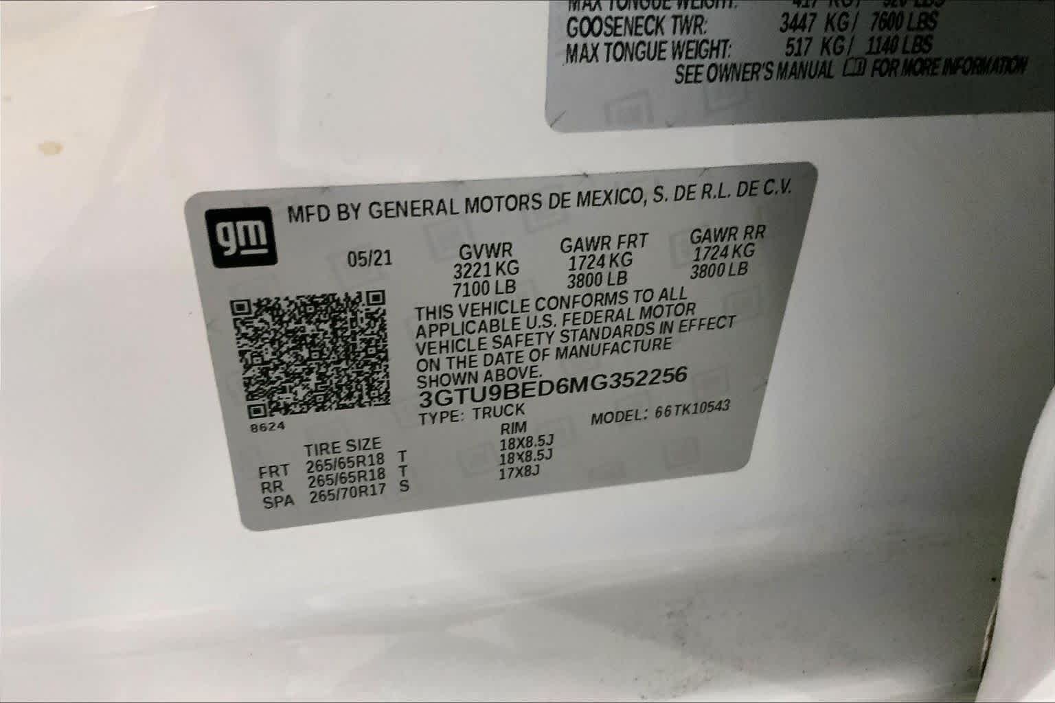 Used 2021 Summit White GMC SLE image 31