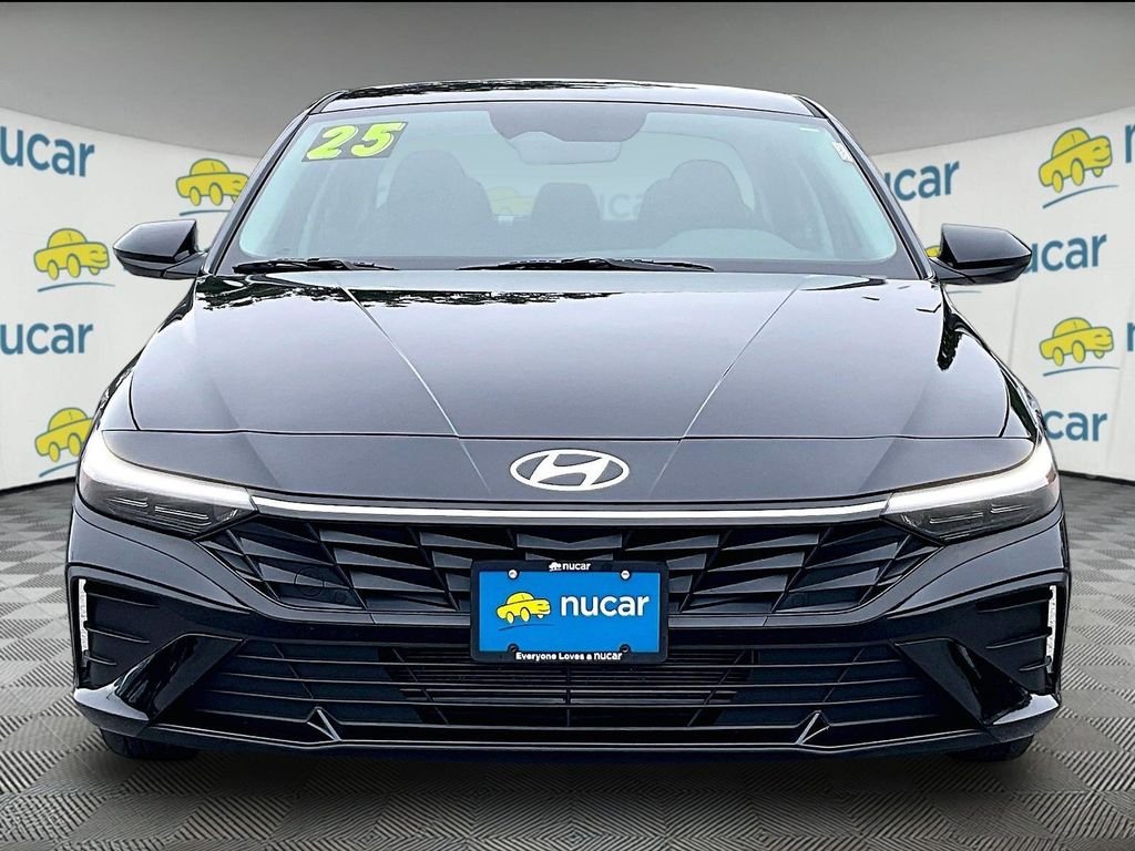 Used 2025 Abyss Black Hyundai SE image 2