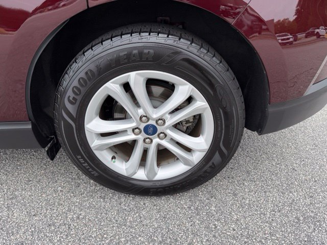 Used 2019 Red Ford SEL image 9