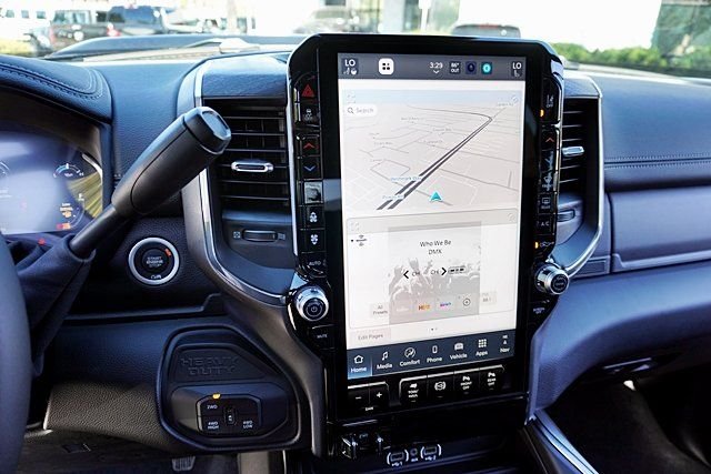 New 2026 Diamond Black Crystal Pearl-Coat Exterior Paint RAM Laramie image 33