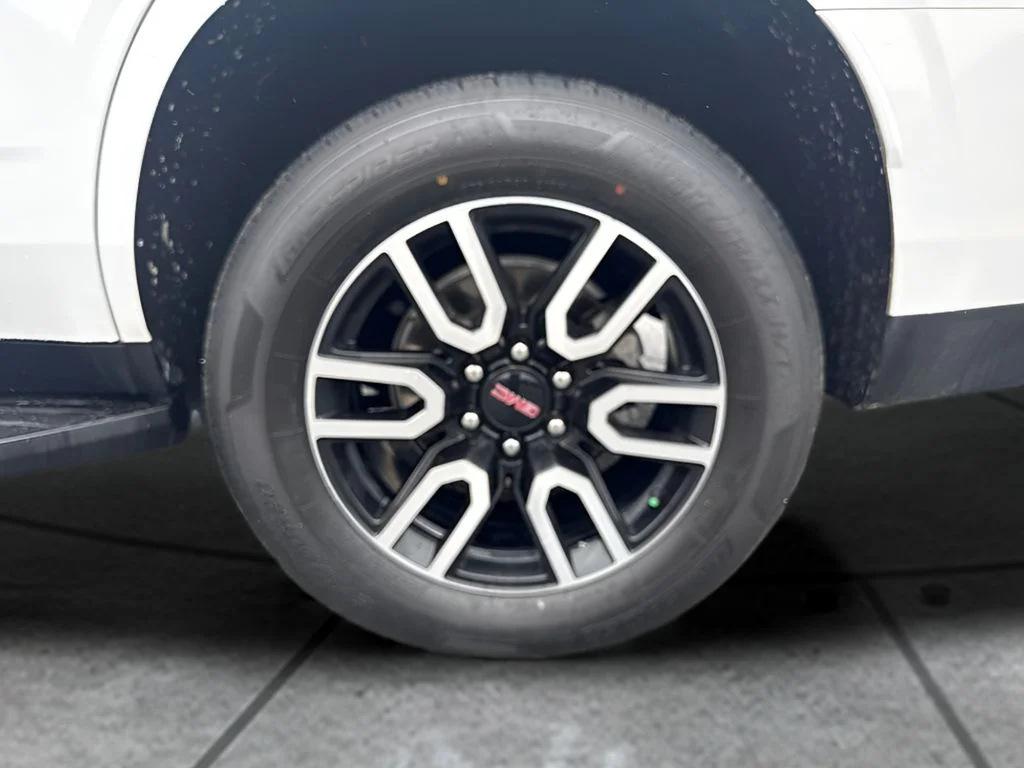 Used 2024 White GMC AT4 image 21