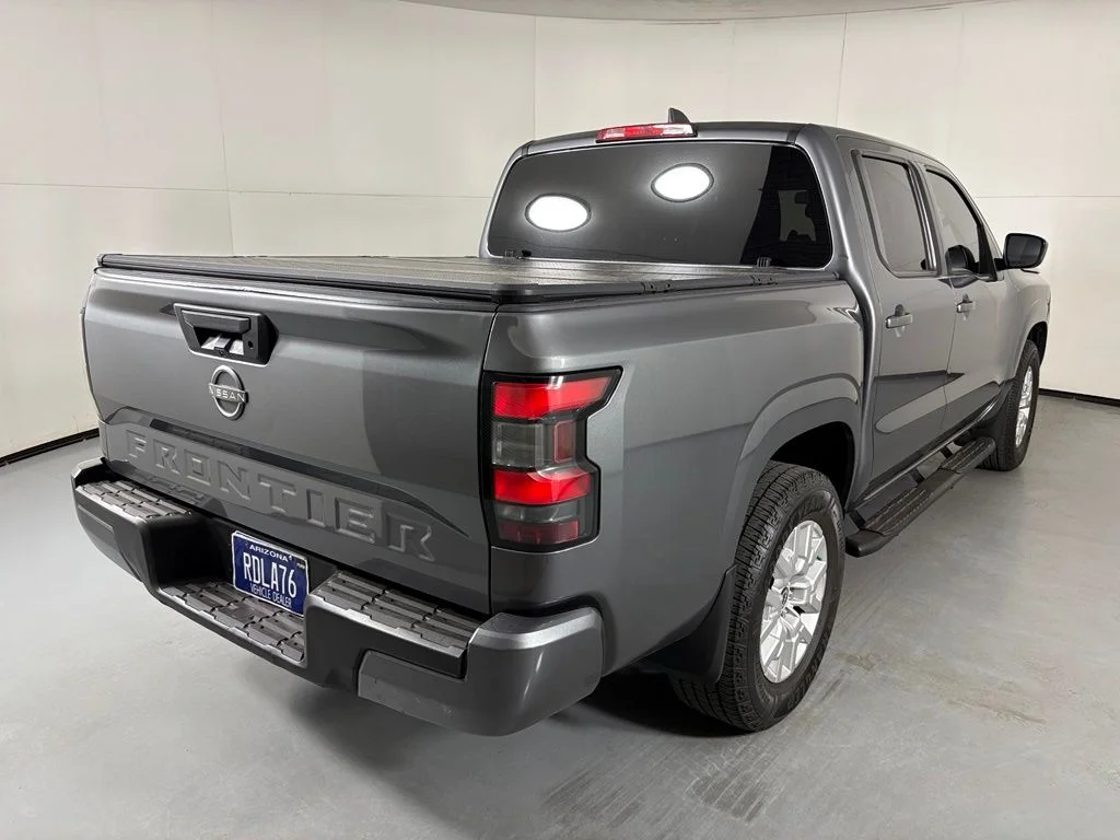Used 2022 Gray Nissan SV image 8