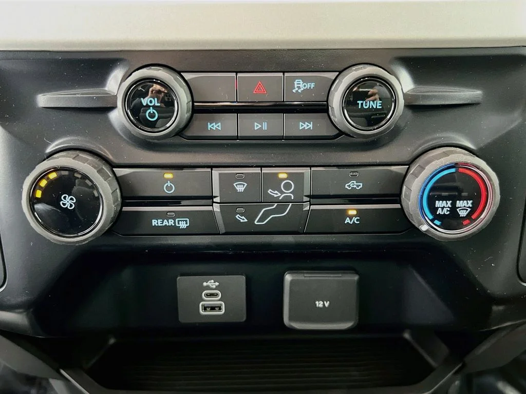 New 2026 Oxford White Ford XLT image 9