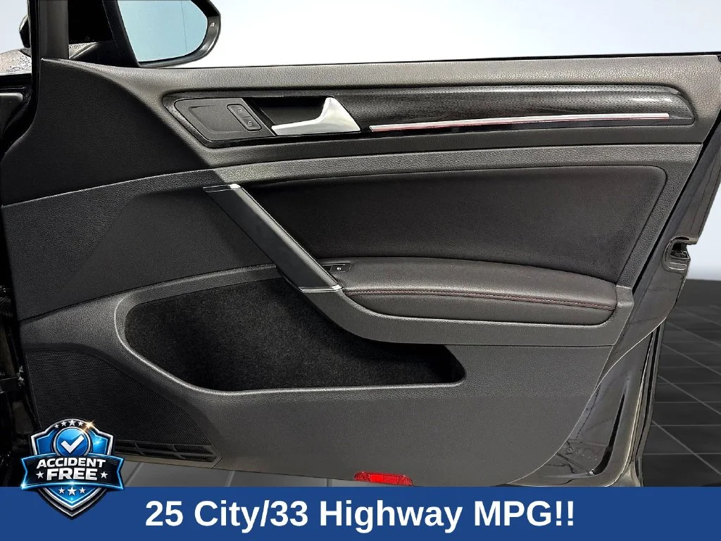 Used 2016  Volkswagen  image 30