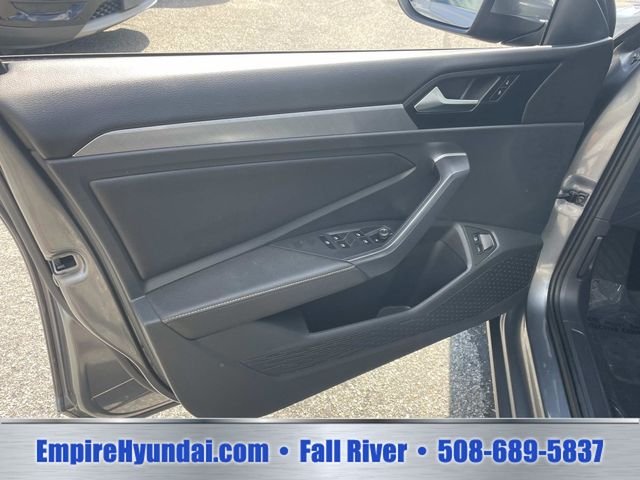 2024 Volkswagen Jetta SE - Photo 17