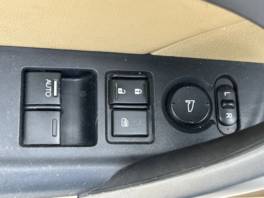 Used 2011 Taffeta White Honda LX-S image 14