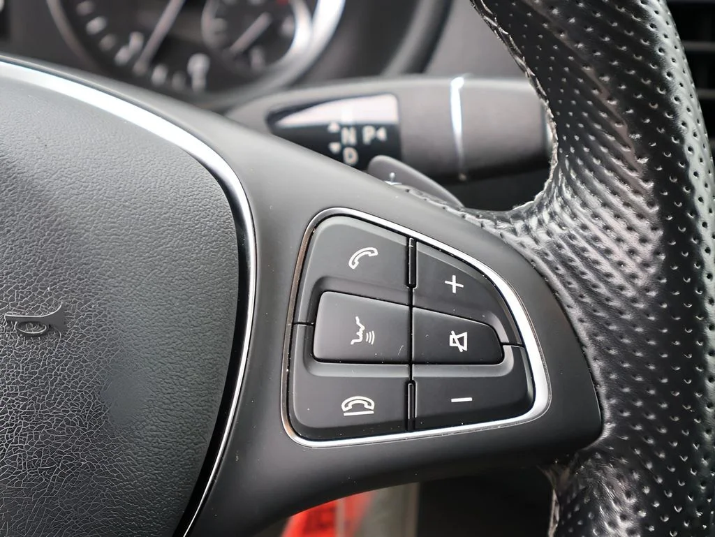 Used 2023  Mercedes-Benz Passenger image 30