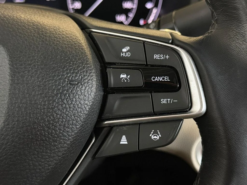 Used 2022 White Honda Touring image 33