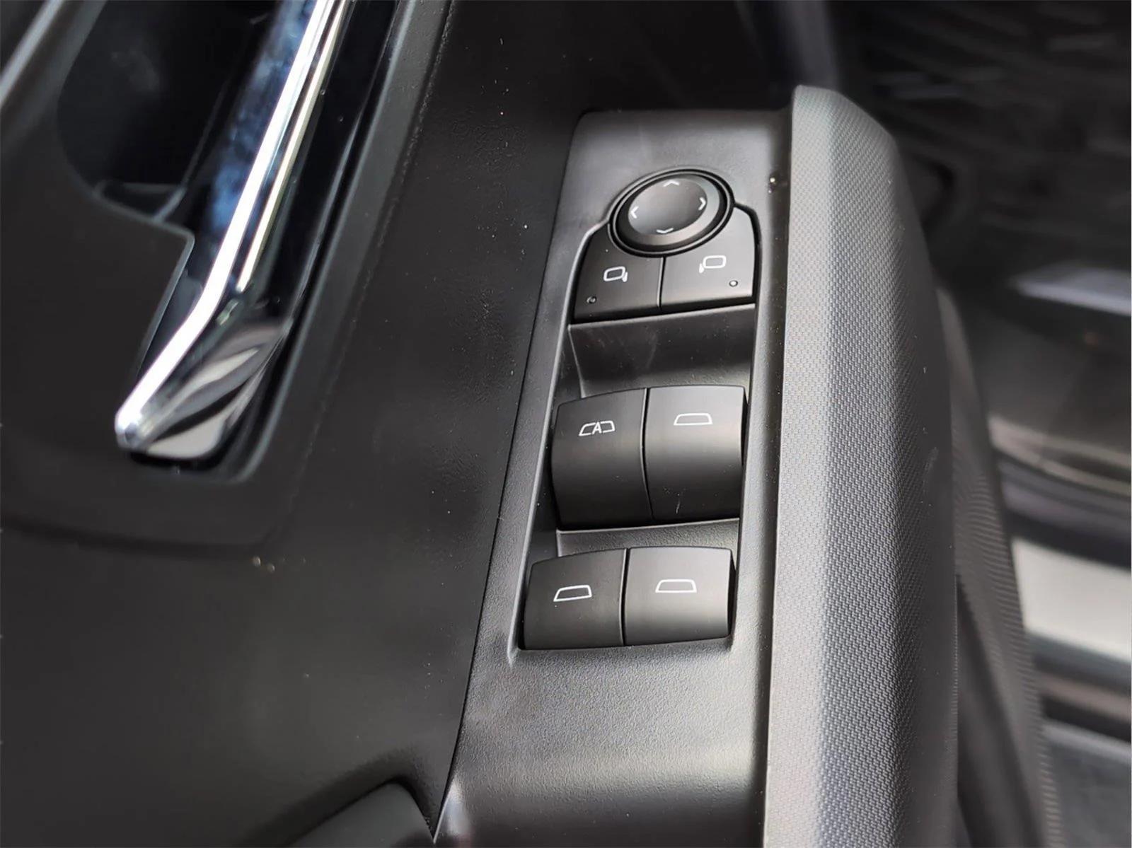 New 2026 Sterling Metallic GMC Elevation image 26