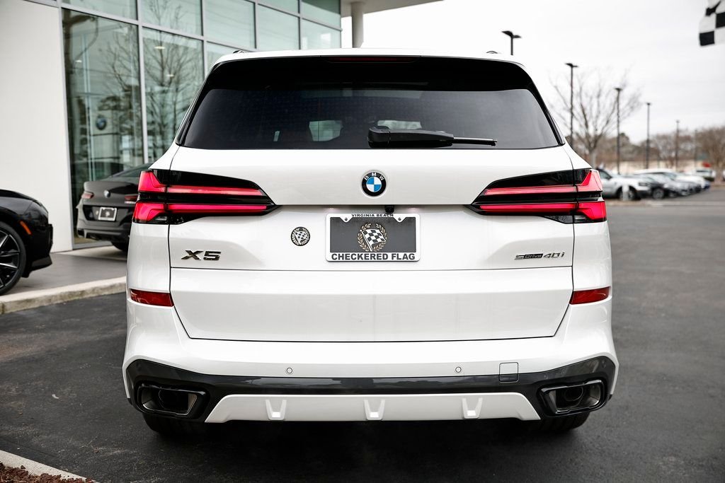 New 2026 Mineral White Metallic BMW sDrive40i image 10