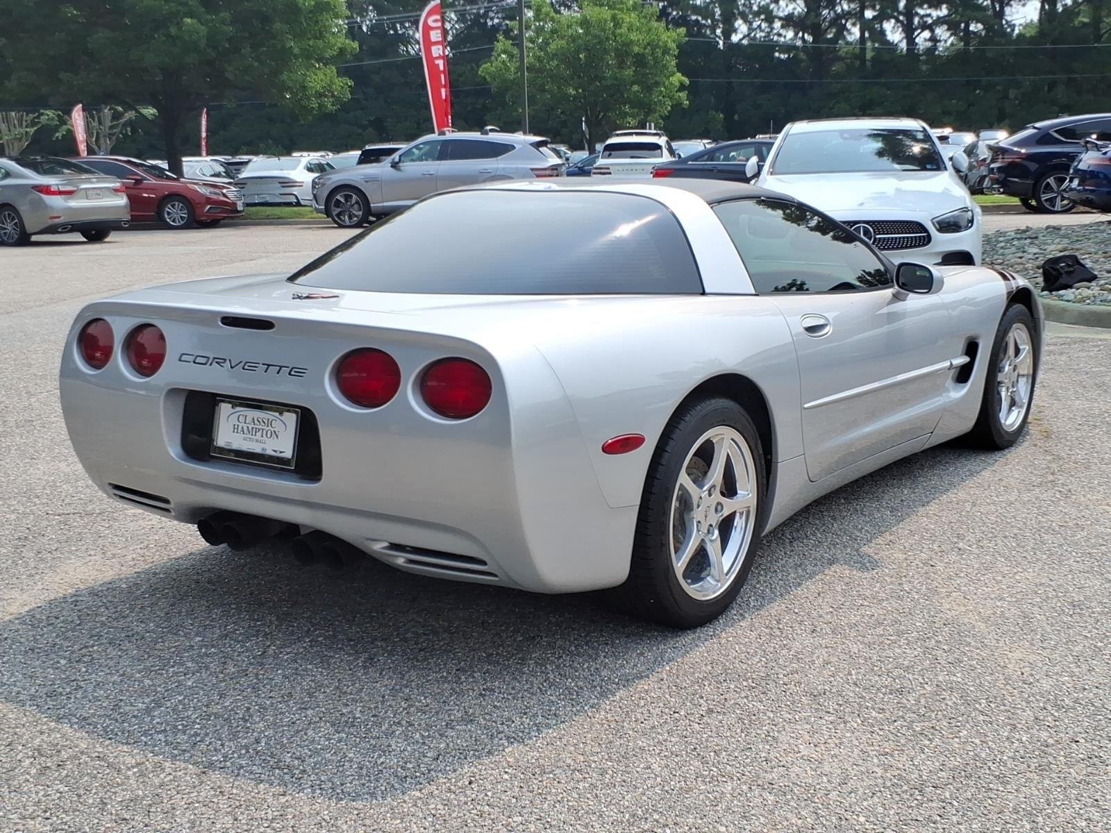 Used 2001 Quicksilver Metallic Chevrolet  image 9