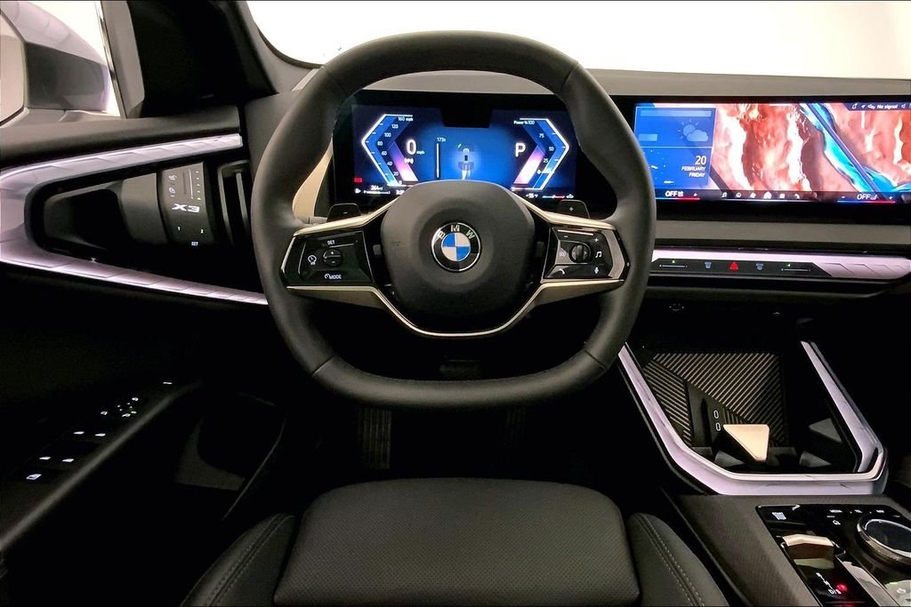 Used 2025 Skyscraper Grey Metallic BMW  image 4