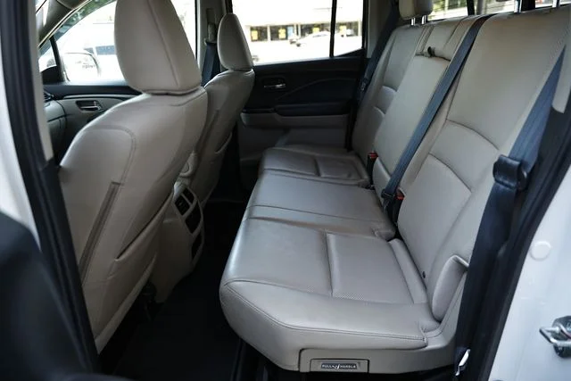 Used 2023 Platinum White Pearl Honda RTL image 29