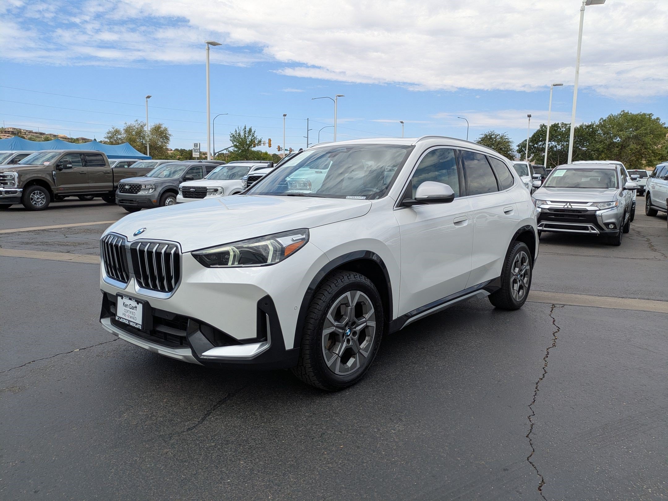 Used 2024 Mineral White Metallic BMW xDrive28i image 7