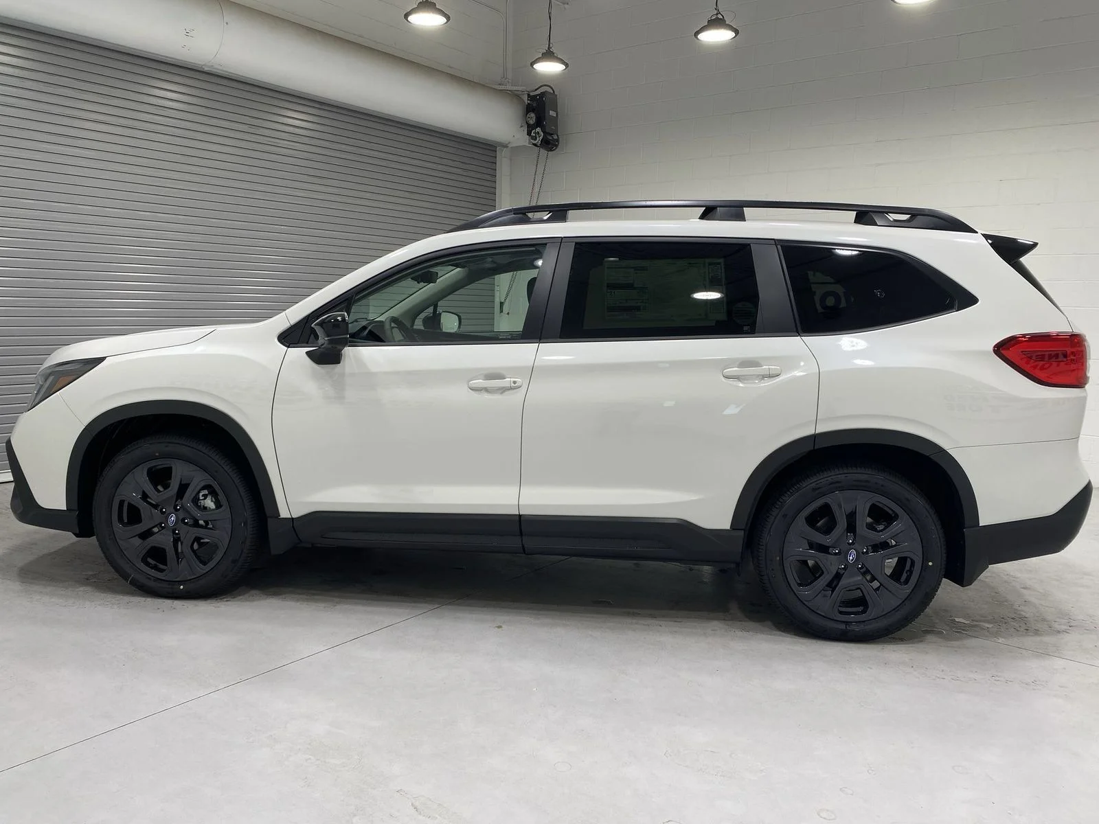 New 2026 CRYSTAL WHITE PEARL Subaru Onyx Edition Touring image 5