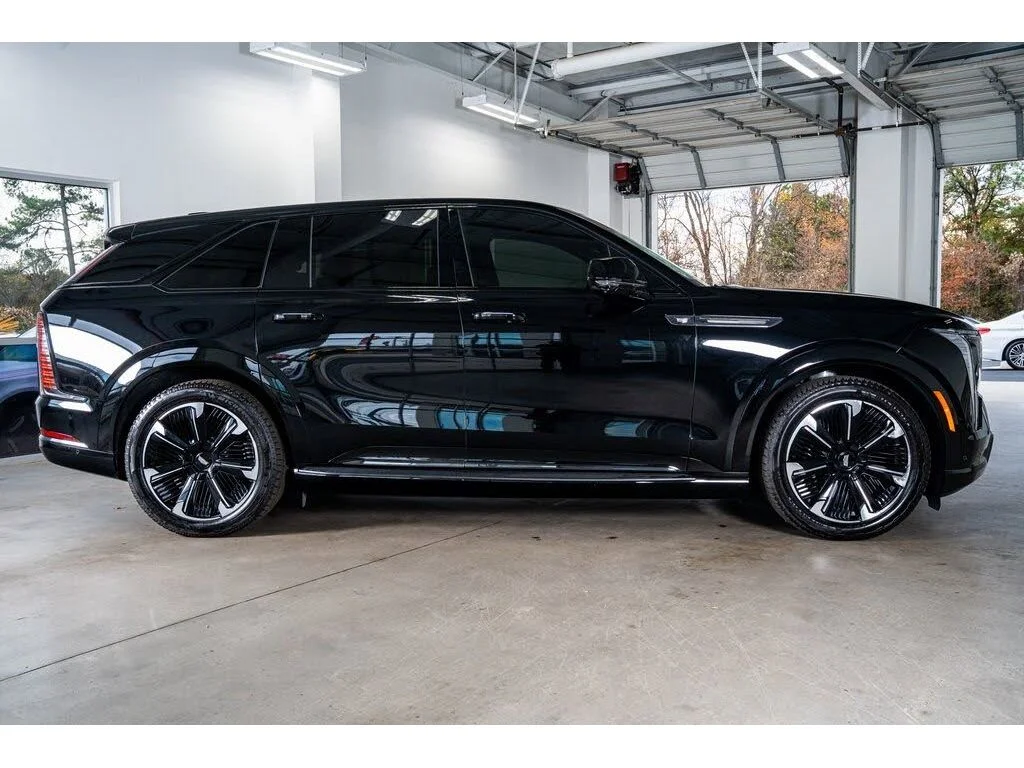 Used 2025 BLACK RAVEN Cadillac Sport 1 image 4