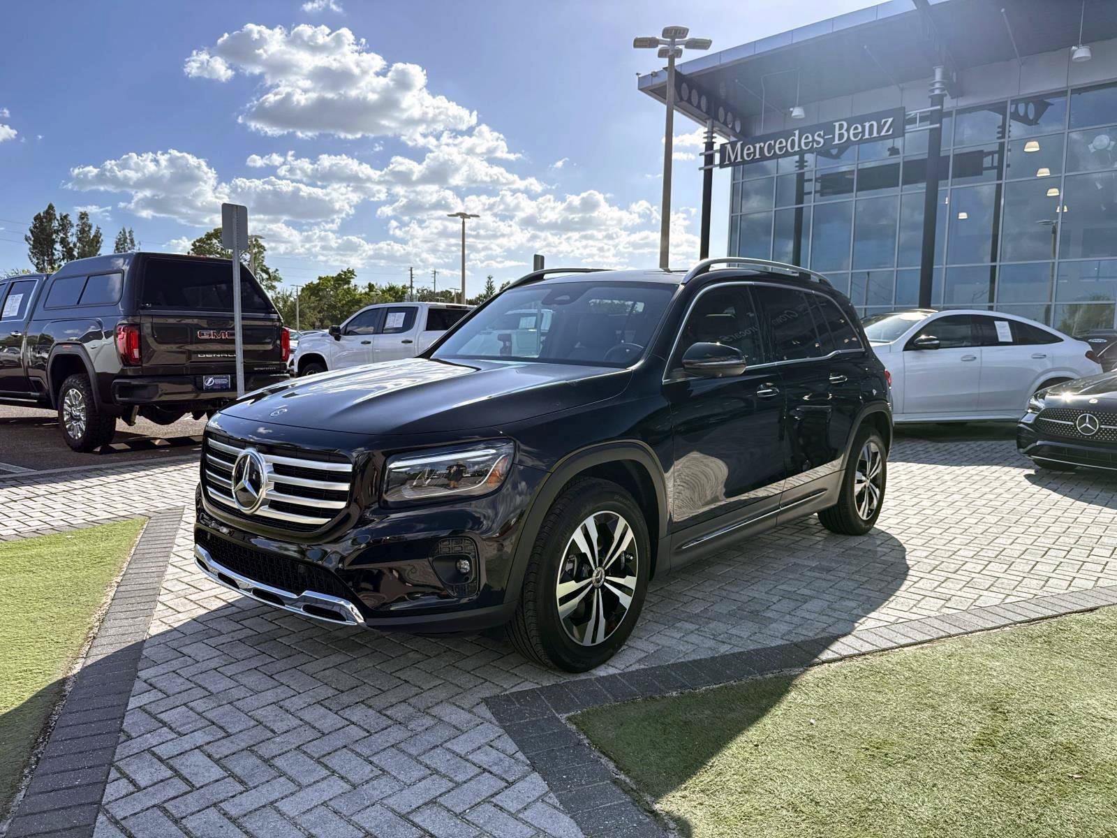 New 2026 Black Mercedes-Benz 250 SUV image 2