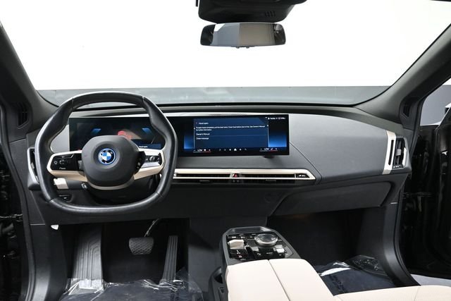 Used 2024 Black BMW xDrive50 image 17