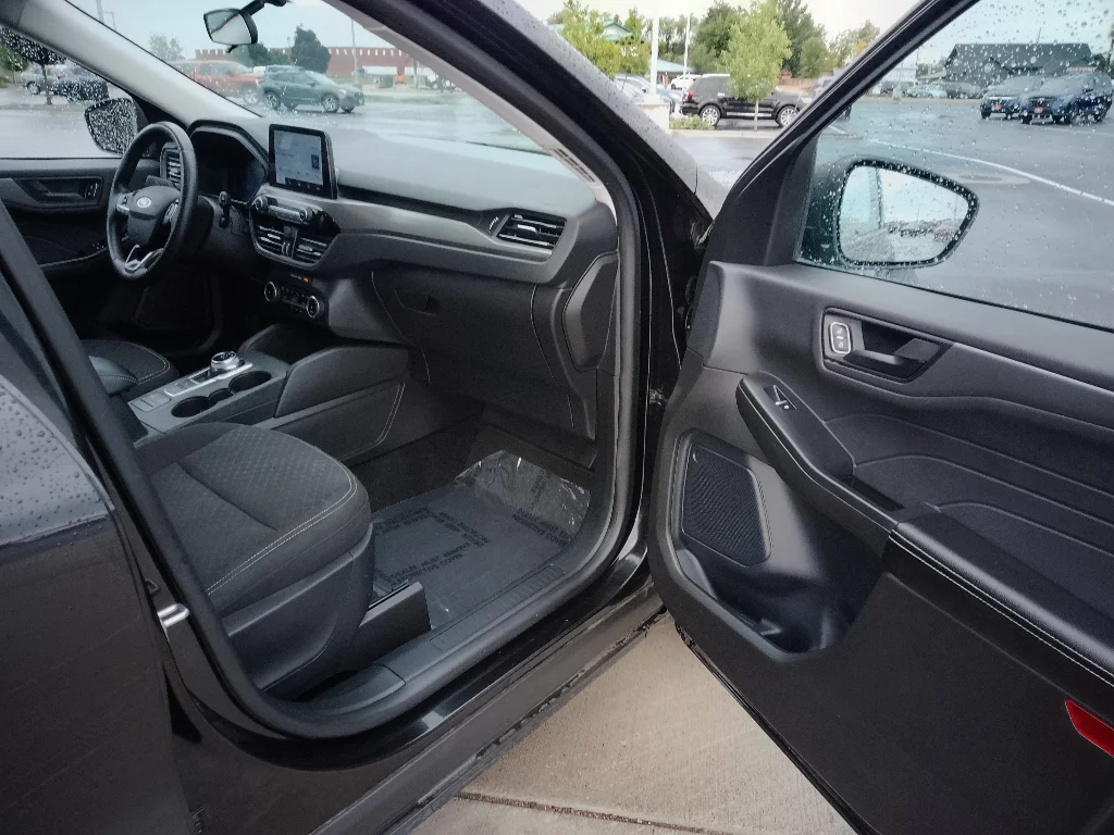 Used 2024 Agate Black Metallic Ford Active image 14