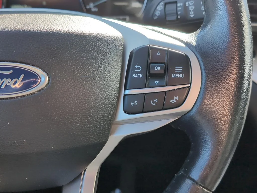 Used 2023 Oxford White Ford XLT image 17
