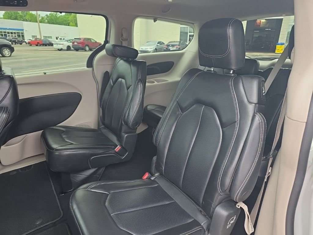 Used 2023 White Chrysler Touring L image 10