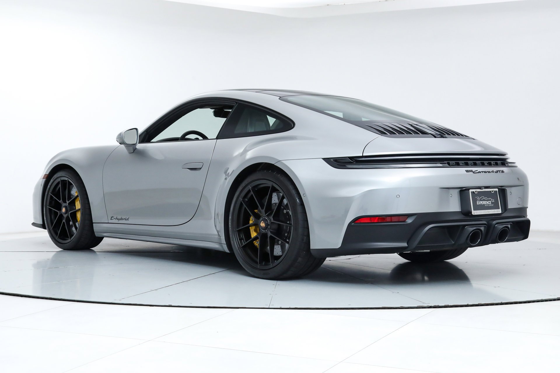 2025 Porsche 911 4 GTS photo 4