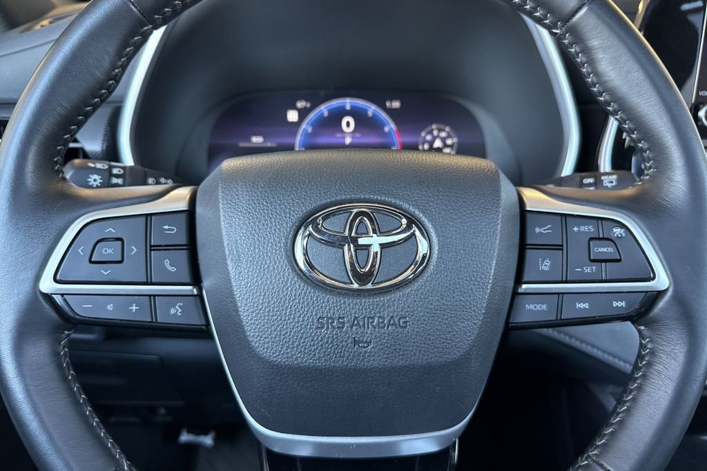 Used 2025 Gray Toyota XSE image 28