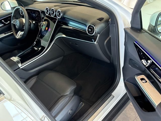 New 2026 Polar White Mercedes-Benz GLC 300 image 23