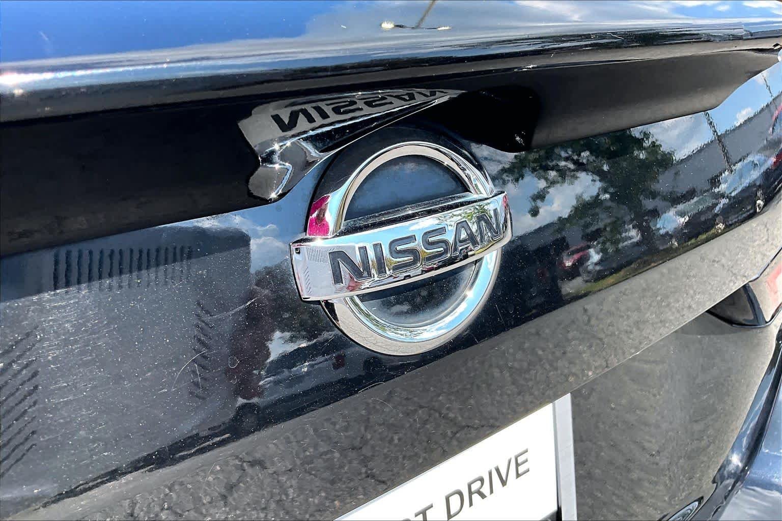 Used 2020 Super Black Nissan 2.5 S image 30