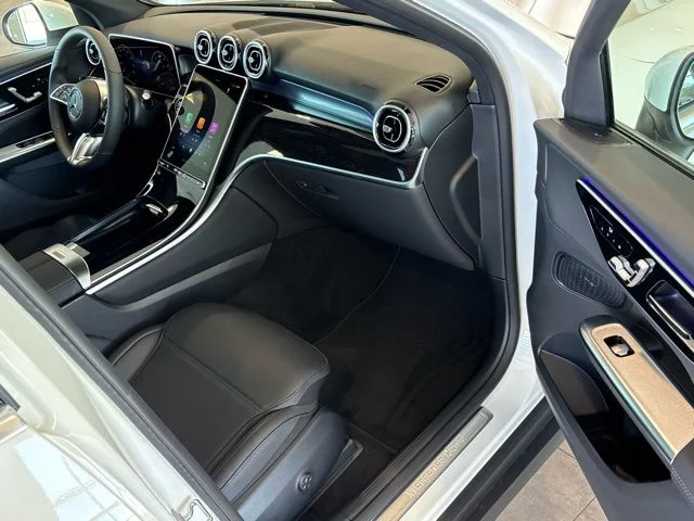 New 2026 White Mercedes-Benz GLC 300 image 23