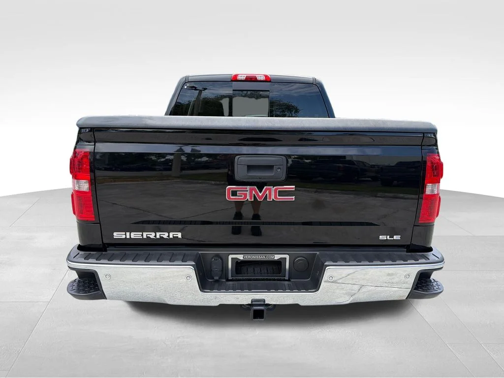 Used 2016 Black GMC SLE image 7