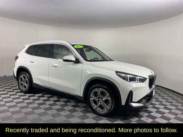 Used 2023 White BMW xDrive28i image 1