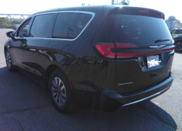 Used 2023 Brilliant Black Crystal Pearlcoat Chrysler Hybrid Touring L image 5