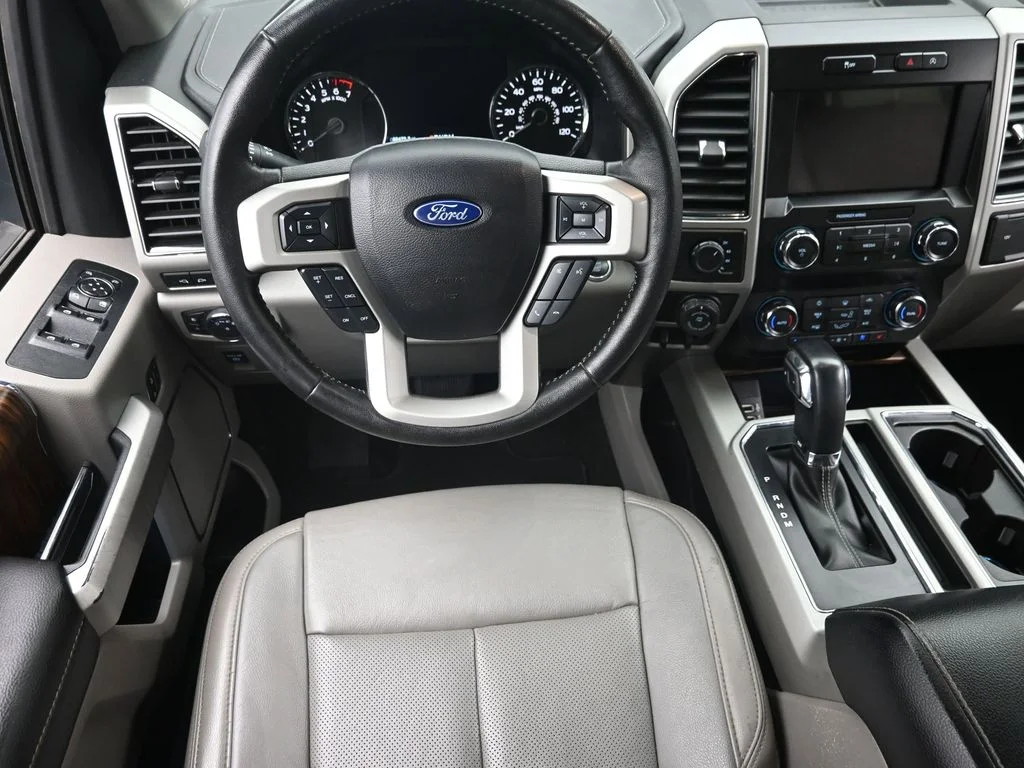 Used 2019 White Ford Lariat image 12