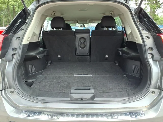 Used 2018 Gray Nissan S image 13