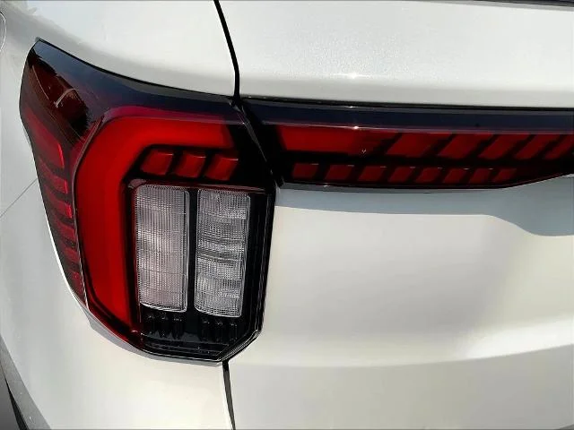 New 2026 Star White Metallic Tri-Coat Ford Active image 65