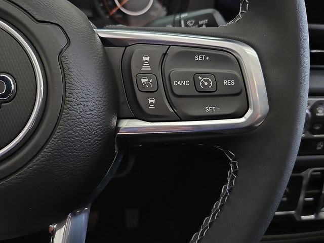 2025 Jeep Wrangler 4-Door Sahara - Photo 19