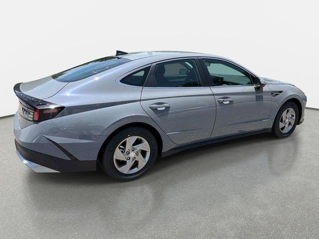 New 2026 Blue Hyundai SE image 2