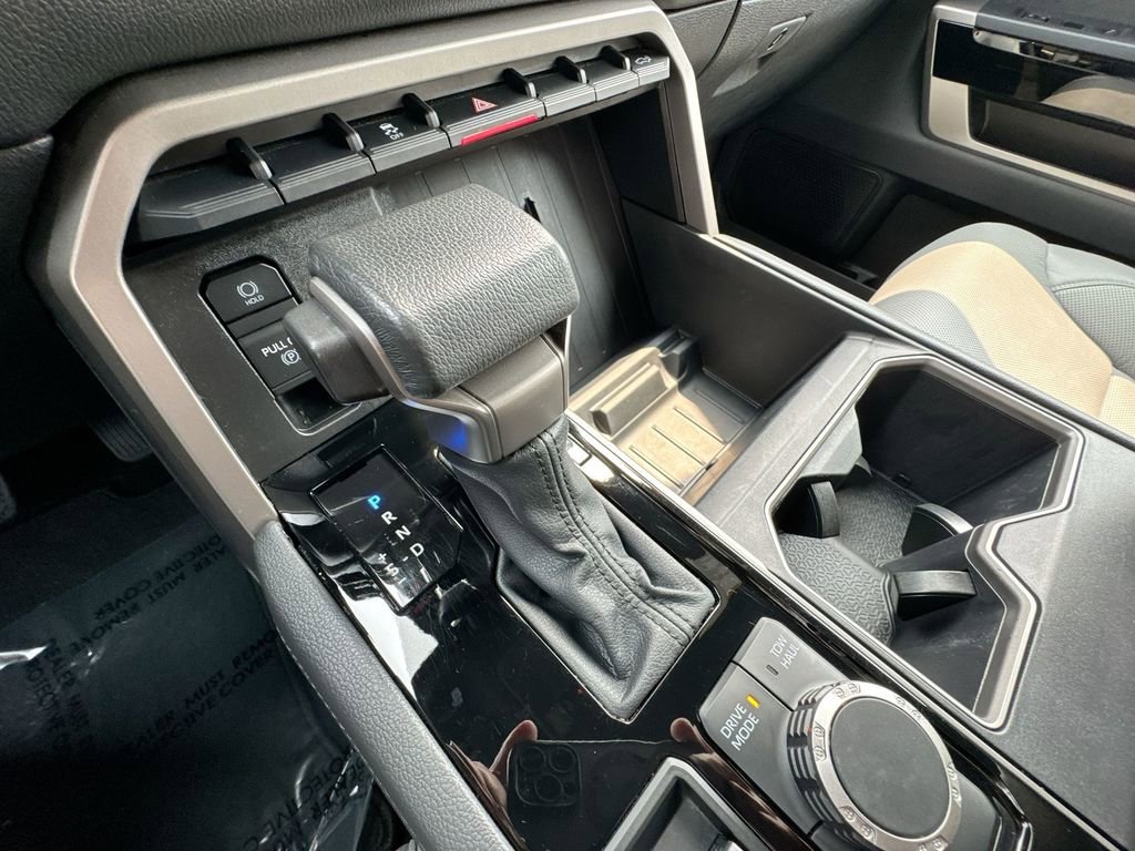 2025 Toyota Tundra Limited - Photo 15