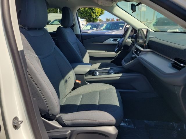 New 2026 Star White Metallic Tri-Coat Ford Active image 17