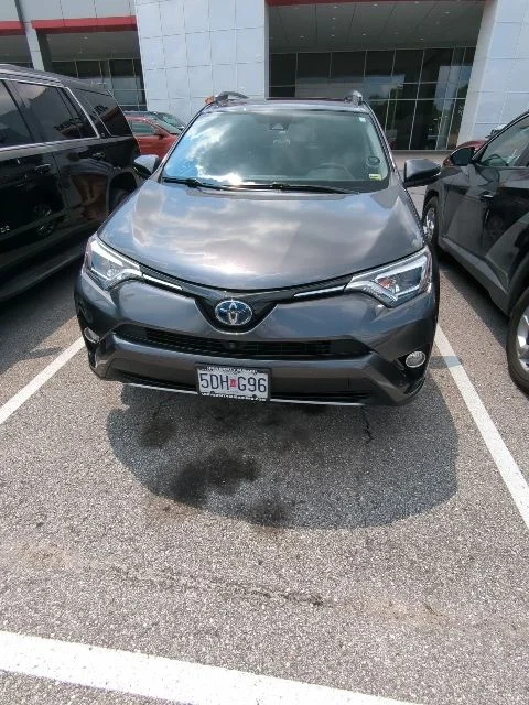 Used 2017 Gray Toyota Limited image 3