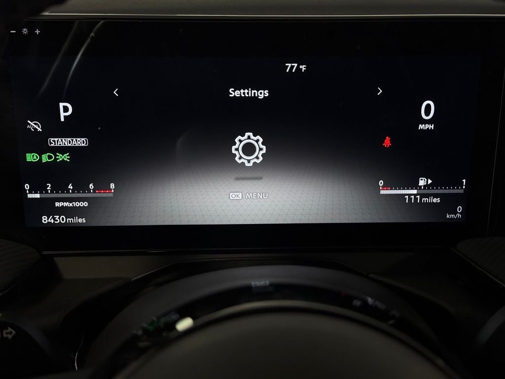 Used 2025 White Nissan SR image 14