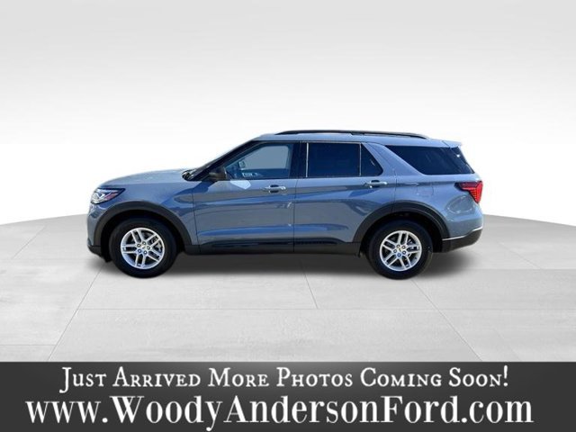 Used 2026 Vapor Blue Metallic Ford Active image 3